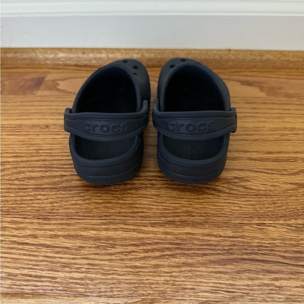 Toddler Crocs in Navy Blue - size 8